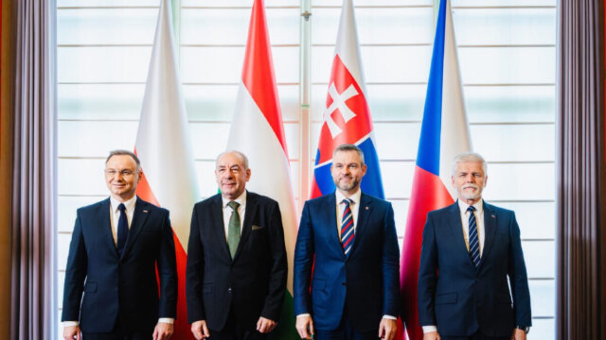 Pellegrini rokoval s prezidentmi štátov Vyšehradskej štvorky, zdôraznil dôležitosť bezpečnosti obyvateľstva – FOTO
