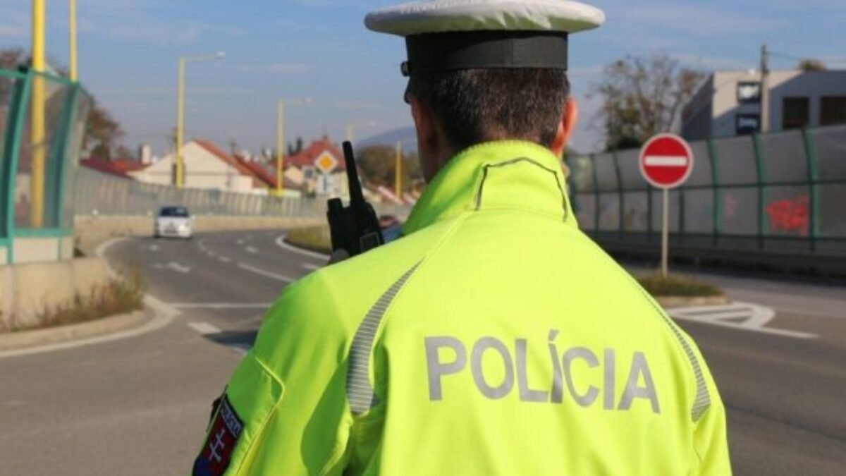 Polícia zavádza počas sviatkov sprísnené opatrenia, na cestách a verejných miestach bude viac hliadok