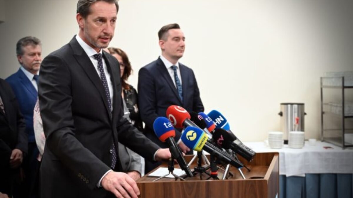Kresťanskí demokrati chcú od Fica odpovede, požiadajú o zvolanie mimoriadneho výboru a neskôr aj schôdze parlamentu