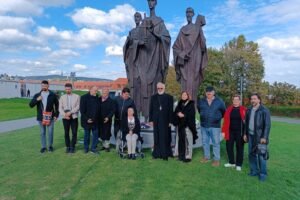 NAŠI SRBSKÍ HOSTIA PRI ZÁKLADOCH BAZILIKY Z 9. STOROČIA na Bratislavskom hrade
