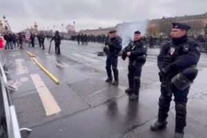 Francúzski taxikári protestujú v Paríži proti zmenám v systéme zdravotnej staros...