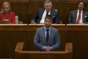 Fico: Ďalšia schôdza o odvolávaní vlády bude možná len vtedy, ak si zabezpečíte ...