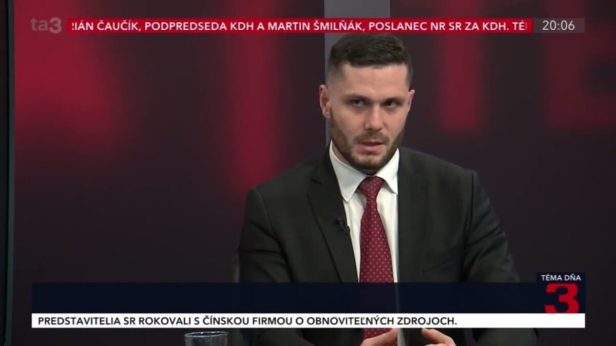R. GLÜCK: HLINA URÁŽA ĽUDÍ S INÝM NÁZOROM A OPOZÍCIA CHCE SILOU MOCOU MAJDAN