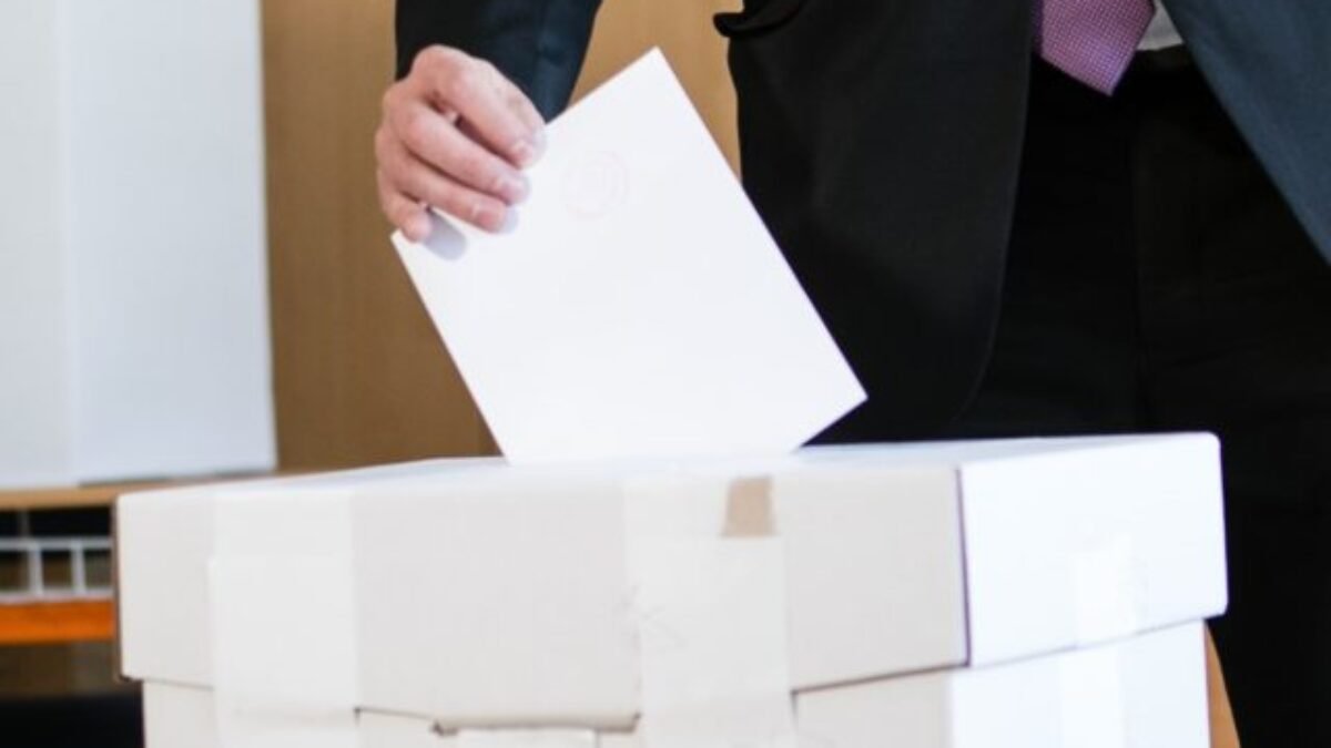 Kontroverzné tajné hlasovanie o miestnych daniach v Košiciach skončilo na prokuratúre