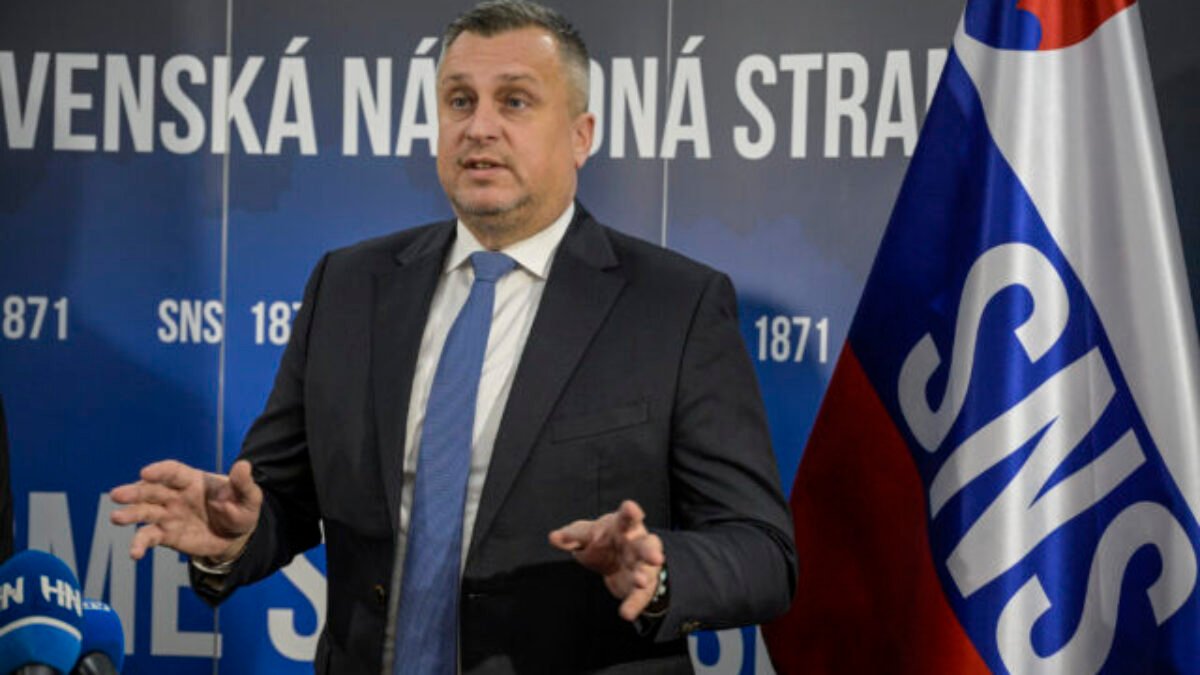SNS navrhuje predĺženie volebného obdobia v samosprávach zo štyroch na šesť rokov, inšpirujú sa Chorvátskom