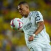 Madridské derby bolo plné emócií, ale víťaza nemalo. Mbappé však zachránil bod p...