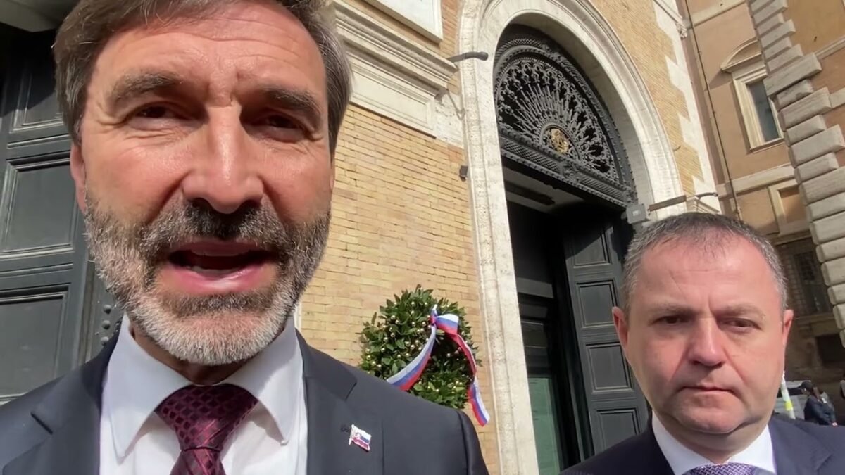 Juraj Blanár a Marián Kéry pri pamätnej tabuli M.R.Štefánika v Ríme
