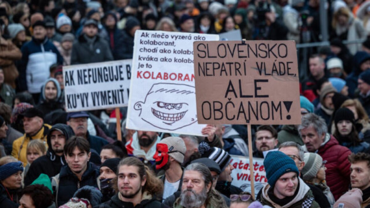 Protesty „Slovensko je Európa“ pokračujú aj v piatok 7. februára, opäť sa uskutočnia v desiatkach slovenských miest