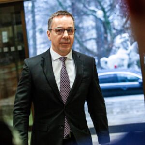 Hlas je podľa Erika Tomáša ochotný diskutovať o strate jedného ministerstva, nem...