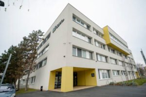 Katastrálny úrad po kyberútoku obnovuje službu lustrácie, notárske a konkurzné p...