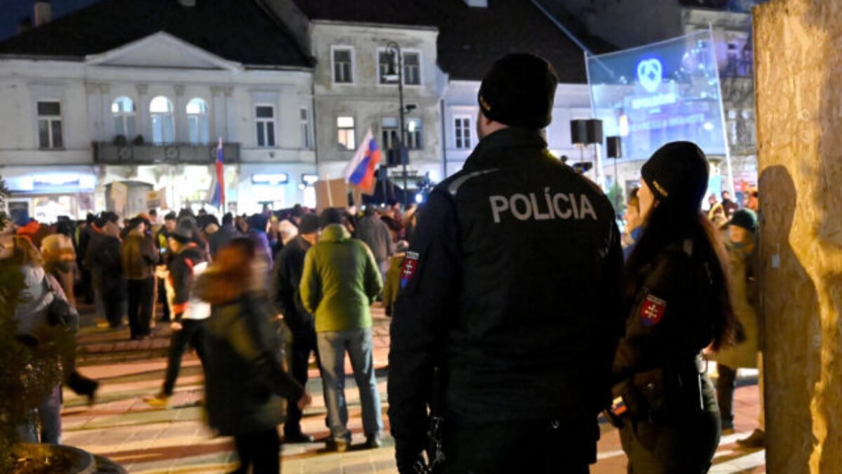 Polícia dohliadne na bezpečný a pokojný priebeh verejných zhromaždení vo viacerých slovenských mestách
