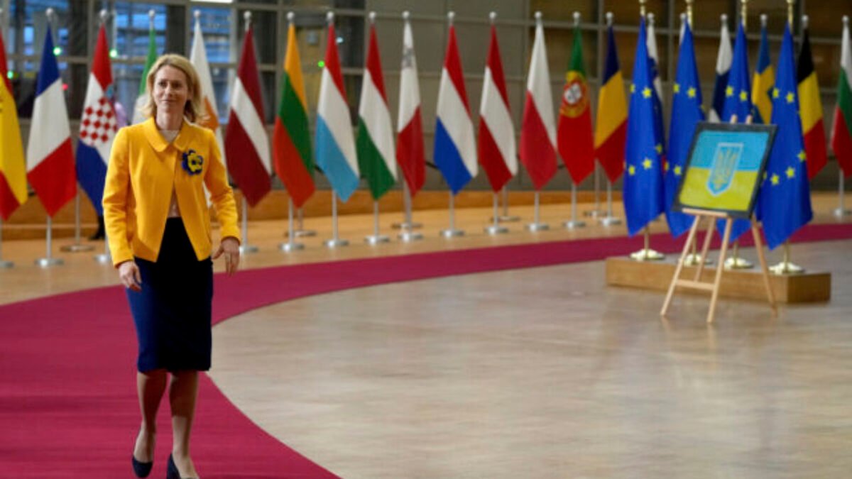 Európska únia uvalila na Moskvu nové sankcie, na čiernu listinu zaradili aj plavidlá z „tieňovej flotily“