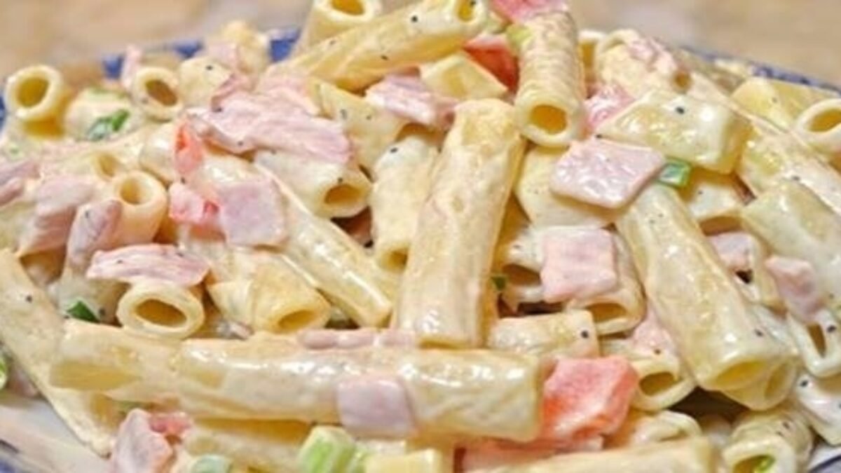 Obľúbená chuť a jednoduchá príprava: Cestovinový šalát so šunkou, syrom a luxusnou zálievkou: Lepší sme dlho nejedli!