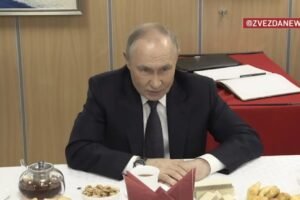Rusko signalizuje ochotu na riešenie ukrajinskej krízy, ale za vlastných podmien...