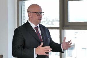 J. RÁŽ: PREDLŽUJEME R1 Z BANSKEJ BYSTRICE