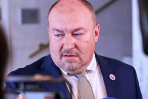 Huliak sa musí ospravedlniť ochranárovi, rozhodol súd. Minister sa plánuje odvol...