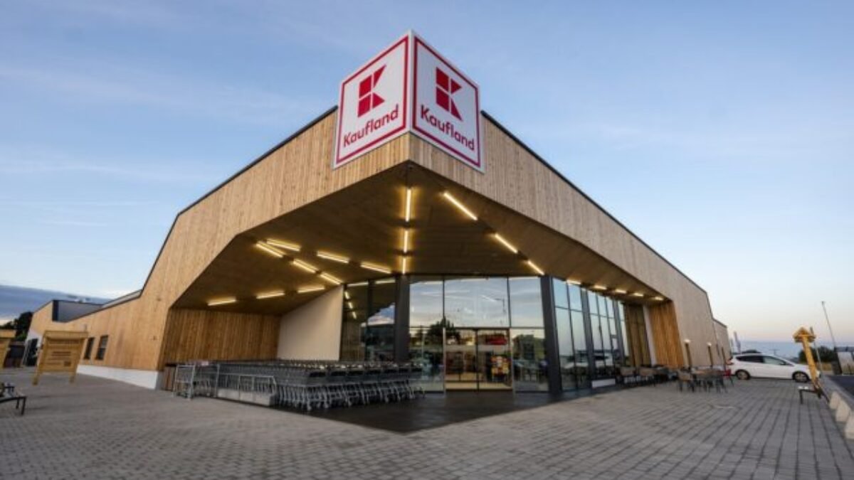90499 foto 1 640x420.jpg Kaufland patrí medzi najudržateľnejšie reťazce na Slovensku. O svojom zodpovednom podnikaní informuje verejnosť už po tretíkrát
