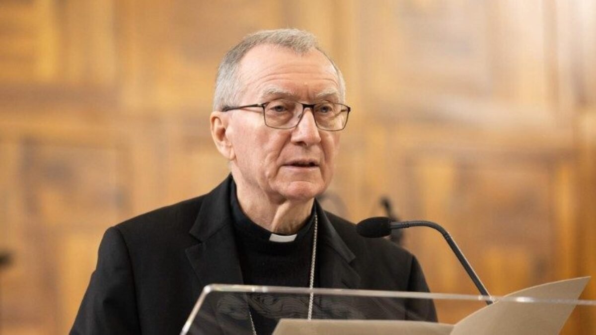 Kard. Parolin: Sú potrebné opatrenia na ochranu detí pred možným poškodením umelou inteligenciou