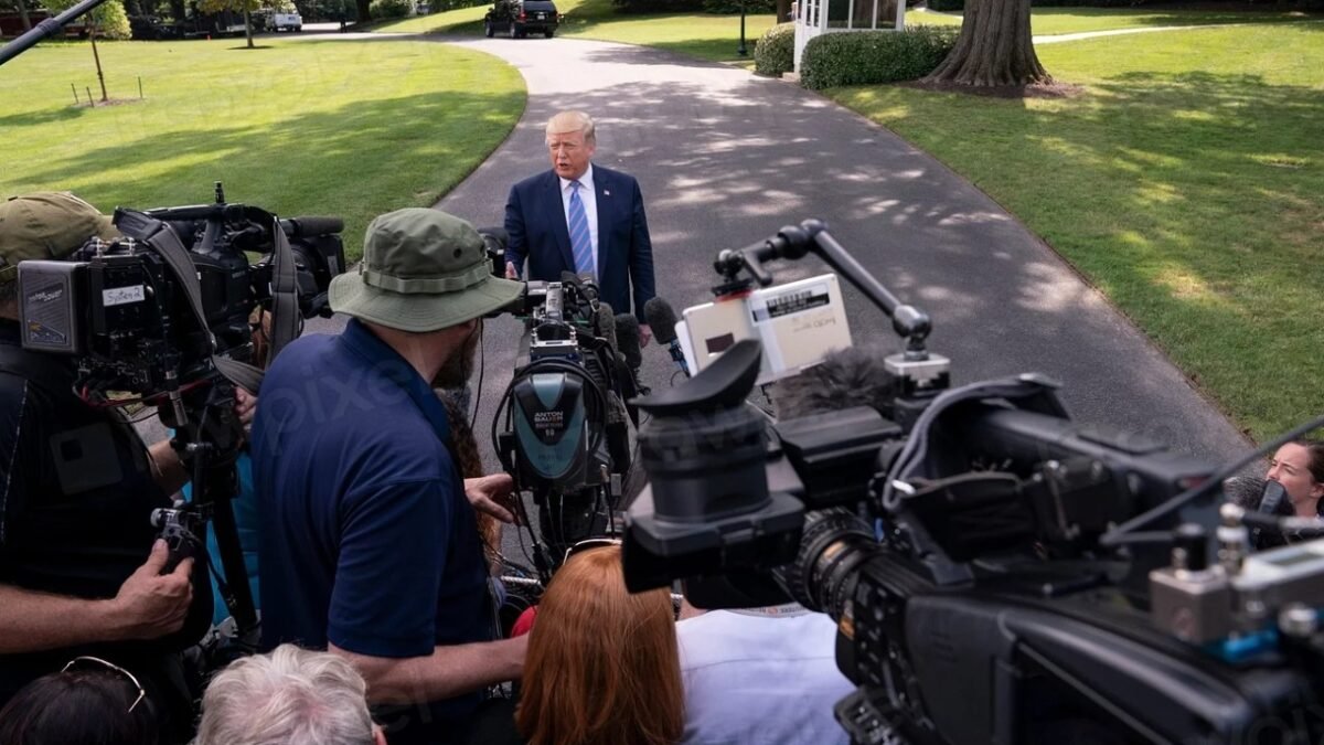 „Potrebujeme poctivú novinársku profesiu, a tú nemáme.“ Trump ostro kritizoval americké médiá