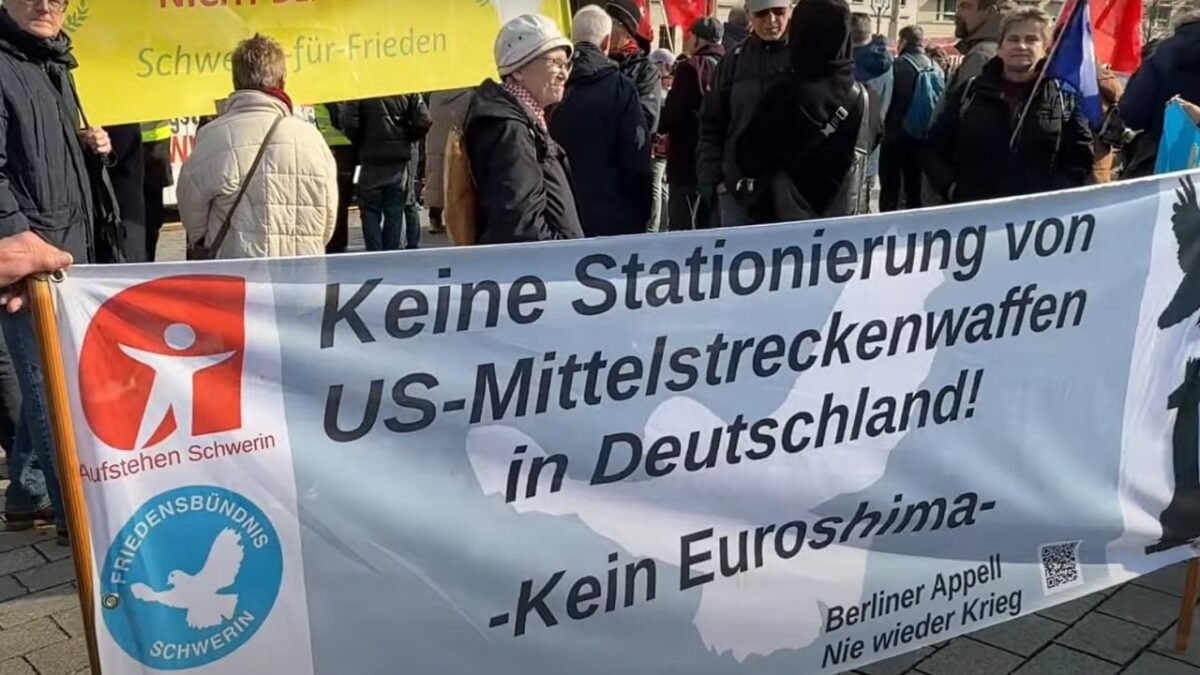 Berlínčania protestujú proti plánu Nemecka zvýšiť vojenské výdavky
