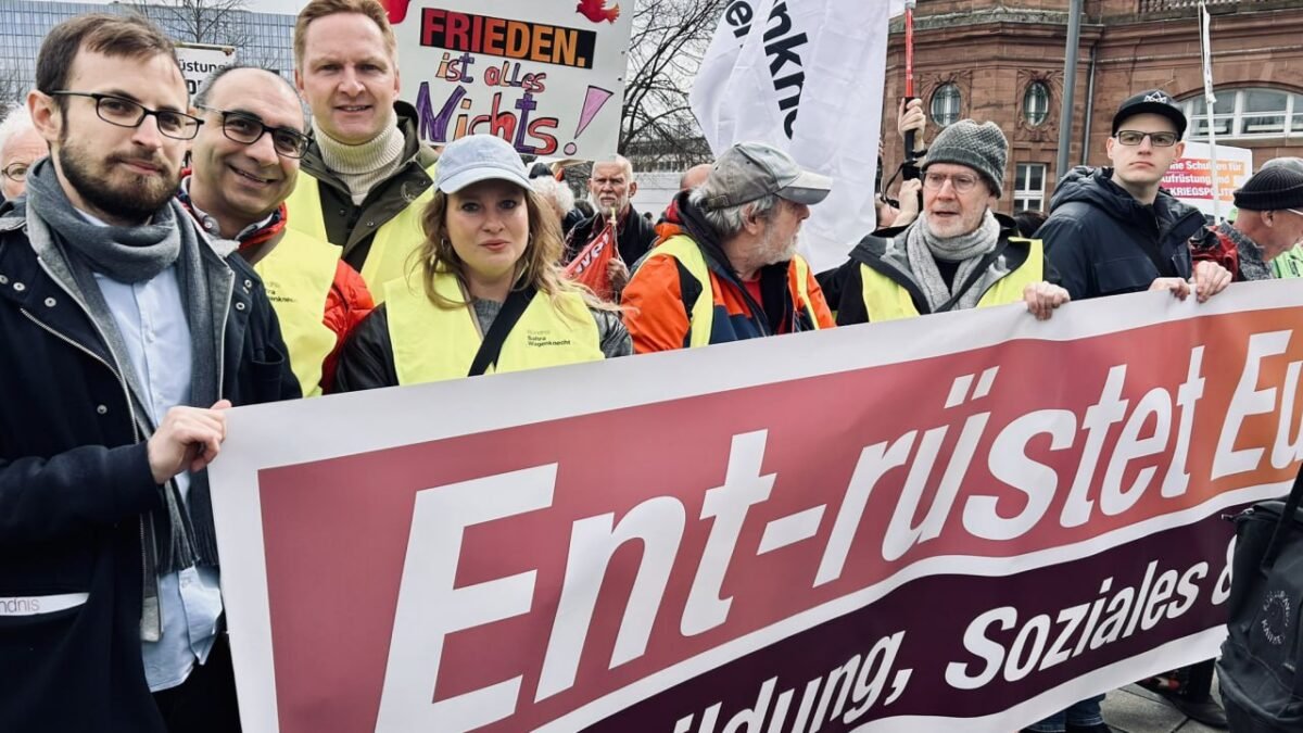 Tisíce ľudí protestovali proti rozmiestneniu amerických rakiet v Nemecku