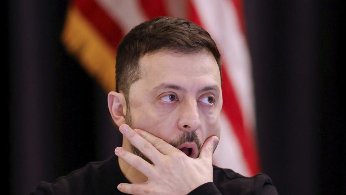 Nová americká dohoda o príjmoch z ťažby zdrojov na Ukrajine postavila Volodymyra Zelenského do ťažkej situácie, pretože ponúka možnosť stať sa vazalským štátom alebo riskovať stratu podpory USA