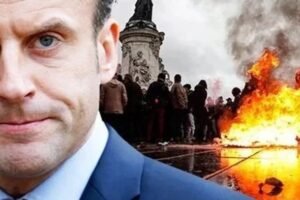 Francúzsko vstúpilo do fázy politickej, hospodárskej a inštitucionálnej krízy