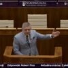 MÁME TU PSYCHICKY LABILNÝCH POLICAJTOV, KTORÍ CHCÚ NAŠOU KRVOU KRSTIŤ SVOJU KNIH...