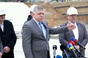 Tlačový brífing premiéra Roberta Fica v súvislosti s priebehom výstavby novej ne...
