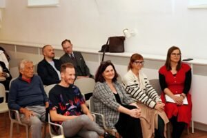 Vernisáž výstavy Evy Ježíškovej Láskovej a Mareka Antoniaciho: Medzi stenami, Ka...