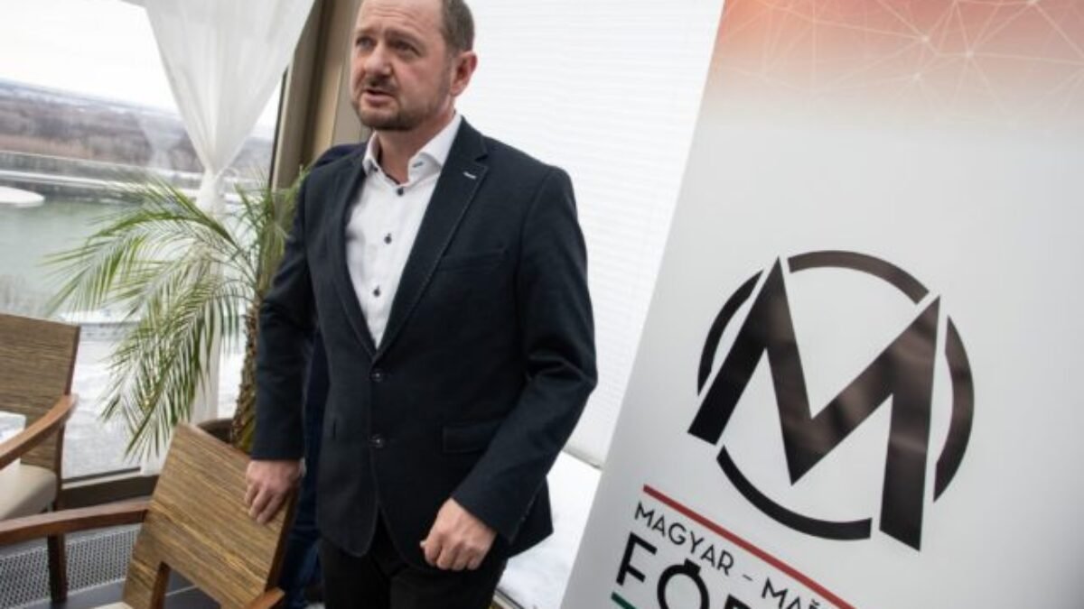Maďarské fórum vyzýva Fica, aby nestaval sochu maršalovi Konevovi