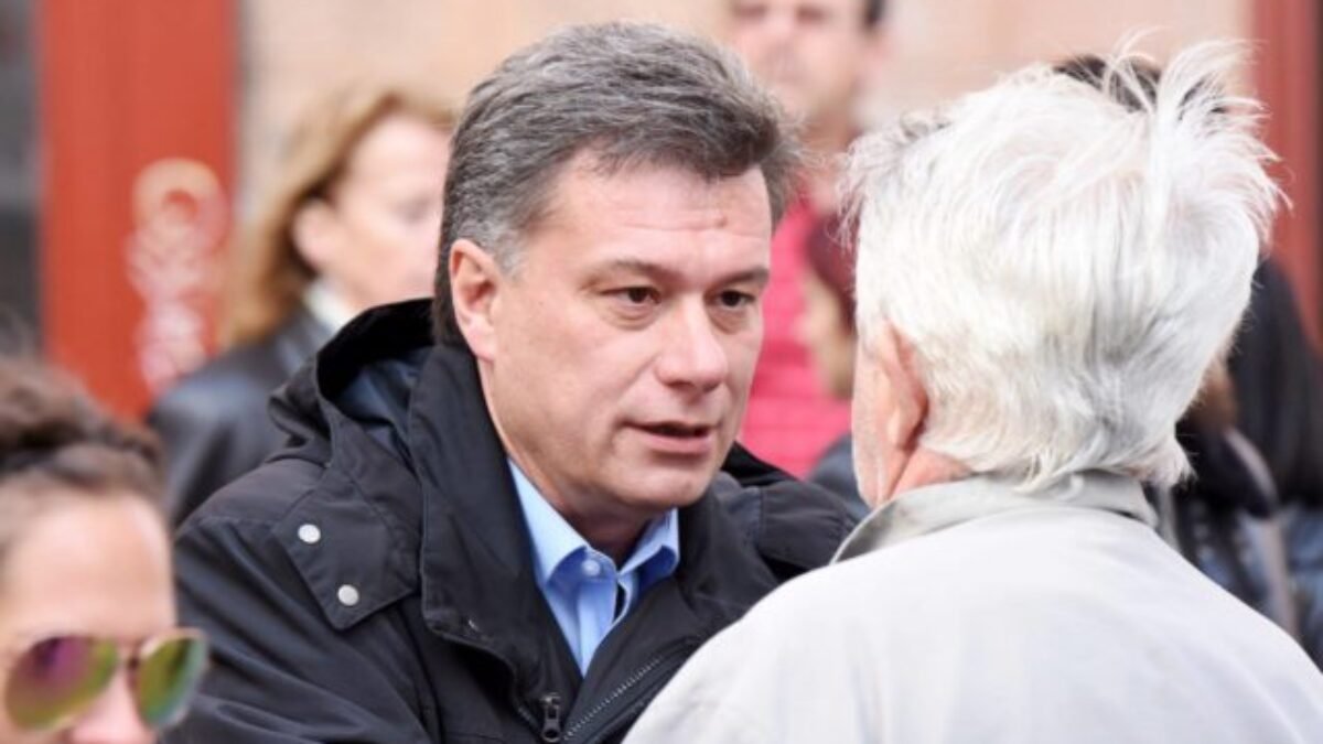 Český minister spravodlivosti prijal bitcoiny od bývalého dílera, tvrdí, že nepochybil, no odstupuje z funkcie