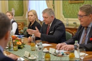 R. FICO: PREŽITIE VÝROBY ÁUT NA SLOVENSKU JE OTÁZKA PREŽITIA SLOVENSKA.
