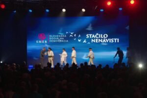 🔴 SLEDUJTE NAŽIVO podujatie STAČILO NENÁVISTI z Handlovej.