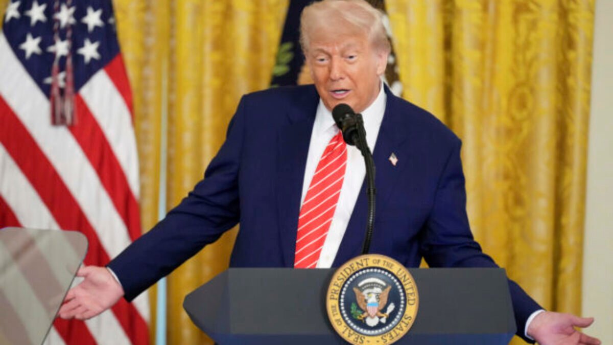 Americký prezident sa chce stretnúť s „fantastickou“ Ursulou von der Leyenovou