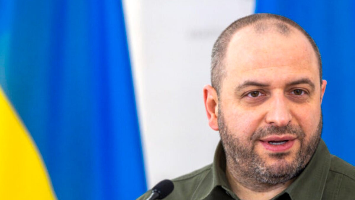 Ukrajinská delegácia na čele s ministrom Umerovom bude v pondelok v Istanbule na rokovaniach s Ruskom