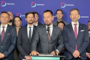 Demokrati neveria slovám Šutaja Eštoka. O predvolaní Naďa podľa nich Európska pr...