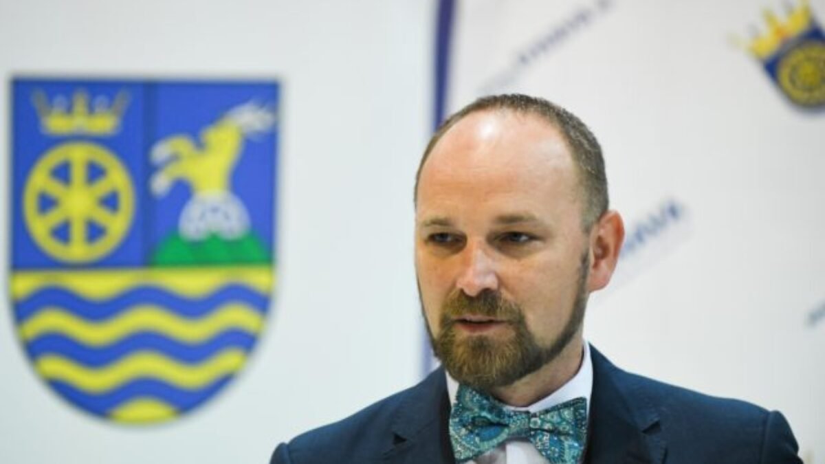 SK8 nesúhlasí s postupom Ficovej vlády, zrazenie eurofondov v hodnote 200 miliónov eur ide proti záujmom samospráv