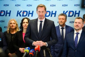 Rada KDH podporila ústavné zmeny, uzneseniu však predchádzala silná debata a vým...