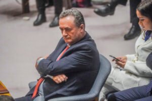 Izraelský minister obrany prikázal armáde rázne reagovať, ak Teherán poruší prím...