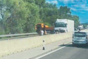 Diaľnica D1 z Košíc do Prešova je pre nehodu uzavretá