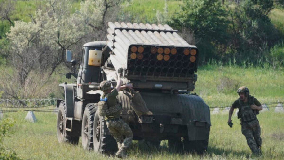 Rusko na Ukrajine za uplynulý deň stratilo ďalších takmer tisíc vojakov