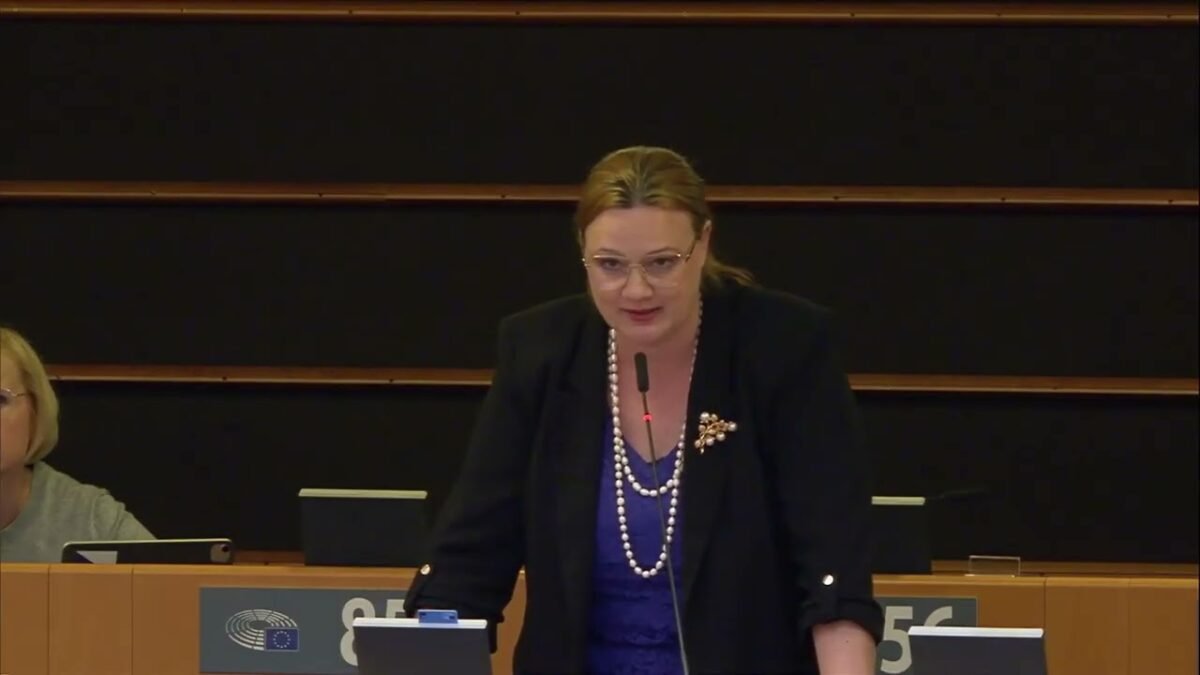K. R. NEVEĎALOVÁ: EUROKOMISIA HAZARDUJE A PREKRAČUJE PRÁVOMOCI