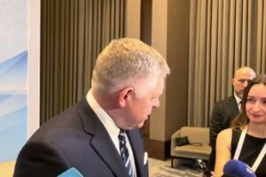 Premiér Robert Fico dáva vyjadrenie médiám po rokovaniach v Taškente
