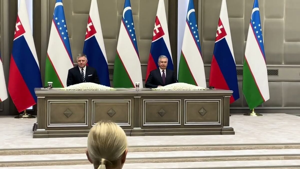 Robert Fico podpísal v Taškente memorandum o spolupráci medzi Uzbekistanom a Slovenskom