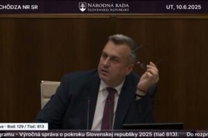 Účtovník Fantozzi – pán Pročko sa opäť opustil. 🙄🙈