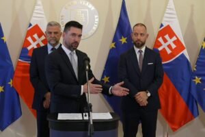 Tlačová konferencia T. Gašpara, R. Takáča a M. Paru k téme: Reakcia na hystériu ...