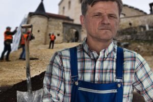 V reakcii na verejné vyjadrenia Alojza Hlinu v relácii Z druhej strany mám preňh