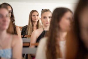 Školský rok sa skončil. Na župných školách si vysvedčenie prevzalo viac ako 23-t...