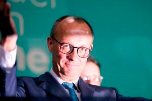 Nemecko: Na kancelára Friedricha Merza bolo podané trestné oznámenie za podporu ...